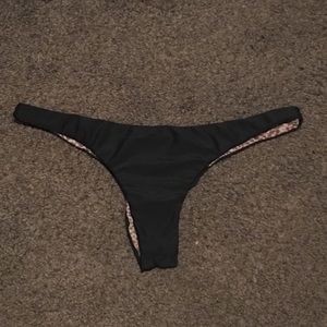 Acacia axel bottom in storm